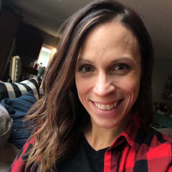 Meet your Posher, Danielle - Picture 1 of 1